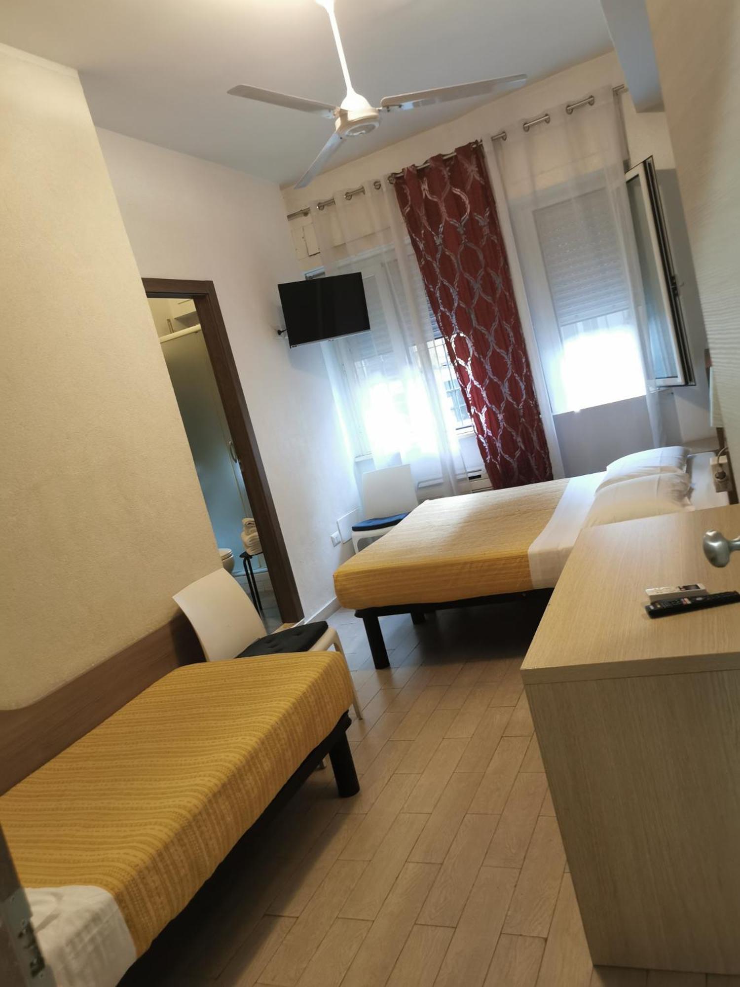 Hotel Bissi Милан Номер фото